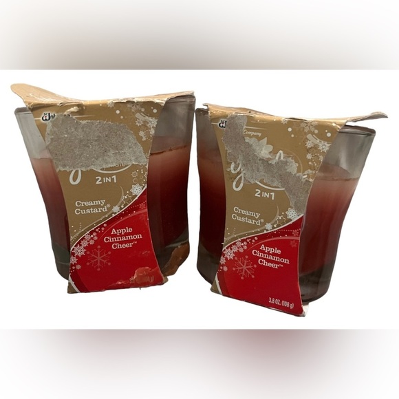 2 brand new glade 2-in-1 creamy custard & apple cinnamon cheer candles - Picture 1 of 4